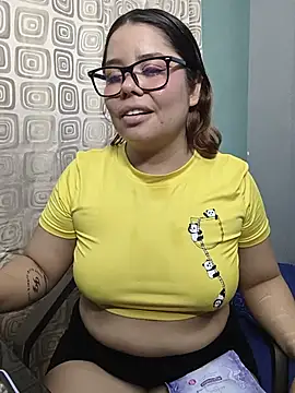 Snapshot of saenz_eymi chatting on 05.19.26 saenz eymi online show from 05.19.26