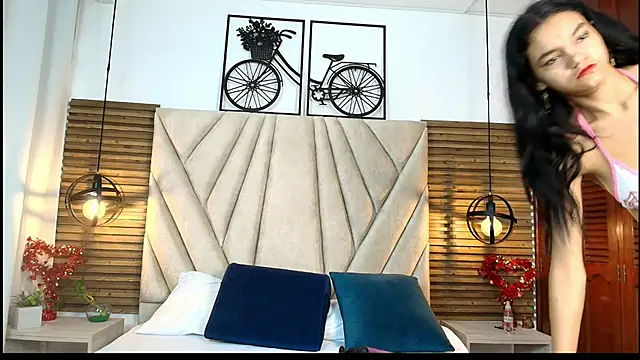 Cinthiabaker online show from 10.08.25