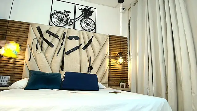 Cinthiabaker online show from 11.24.25