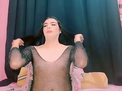 Snapshot of _crystal23_ chatting on 11.15.25 crystal23 online show from 11.15.25