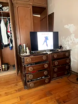 Snapshot of tbp96 chatting on 09.11.25 tbp96 online show from 09.11.25