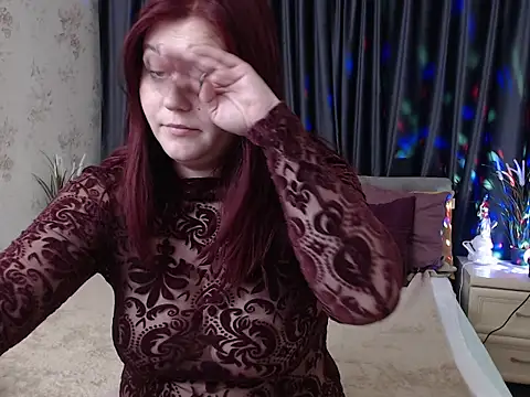 Alisawoods  online show from 11.05.25