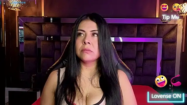 Aniajoness  online show from 12.14.25