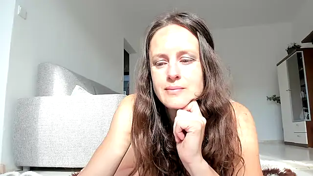 Snapshot of Cimbelka chatting on 05.19.26 Cimbelka online show from 05.19.26