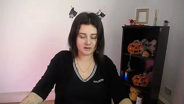 Katrin kiss  online show from 11.11.25