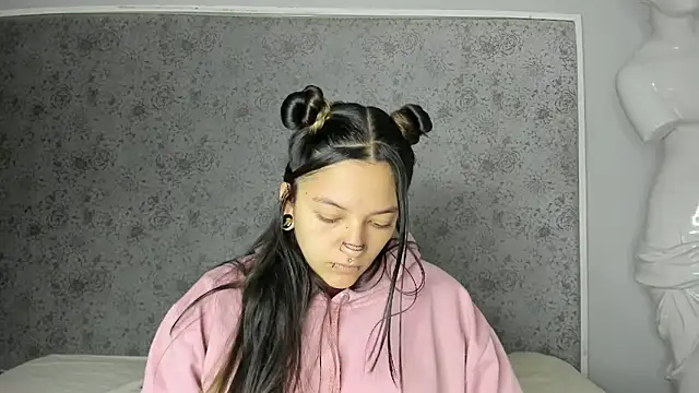 Kitty ravee online show from 10.13.25