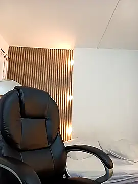 Snapshot of Karla_hilton1 chatting on 09.27.25 Karla hilton1 online show from 09.27.25