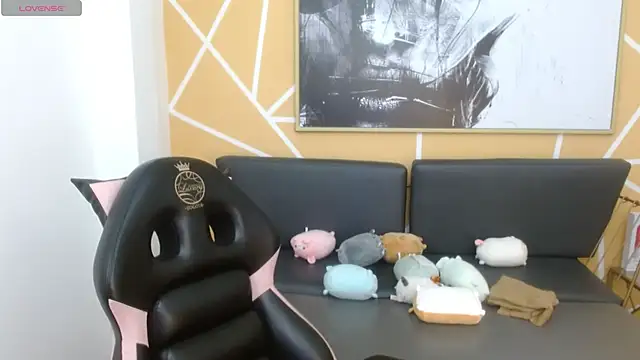 olivia russo  online show from 01.09.26