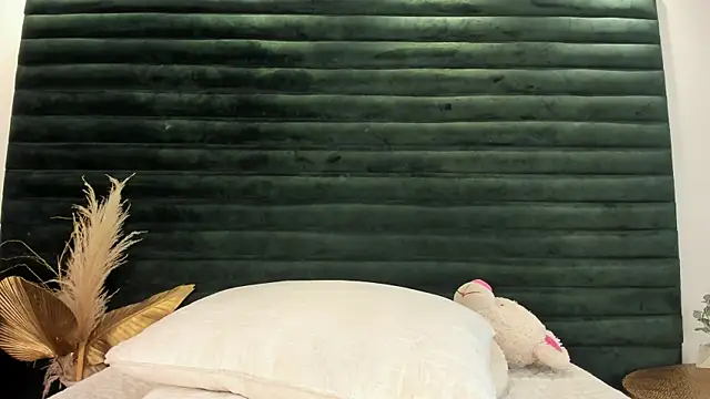 LiliCarterm online show from 04.09.26