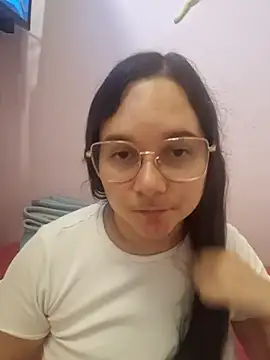 Snapshot of Nicollevega888 chatting on 11.05.25 Nicollevega888 online show from 11.05.25