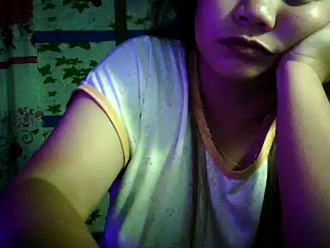 Snapshot of yuana25 chatting on 10.15.25 yuana25 online show from 10.15.25
