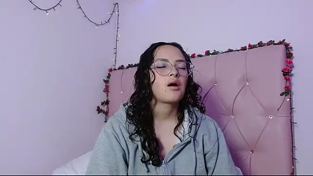 manumeow1 online show from 12.14.25