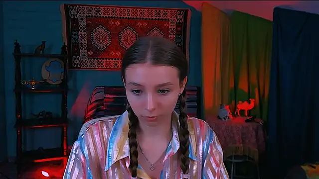 JulieDaniel online show from 09.23.25