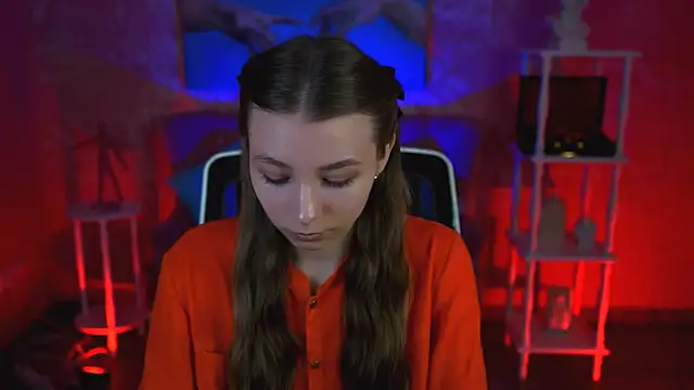 JulieDaniel online show from 09.24.25