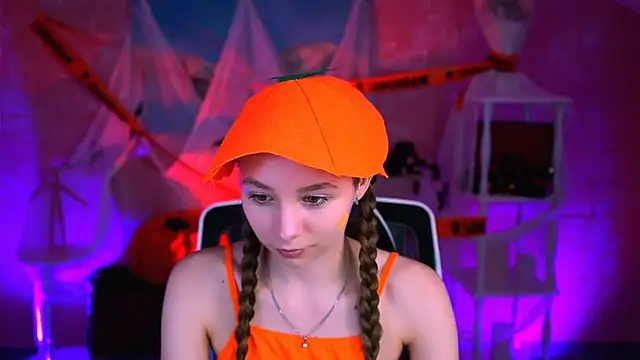 JulieDaniel online show from 10.31.25