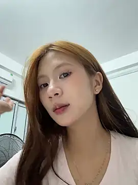 Snapshot of Lil-Gi chatting on 05.12.26 Lil-Gi online show from 05.12.26