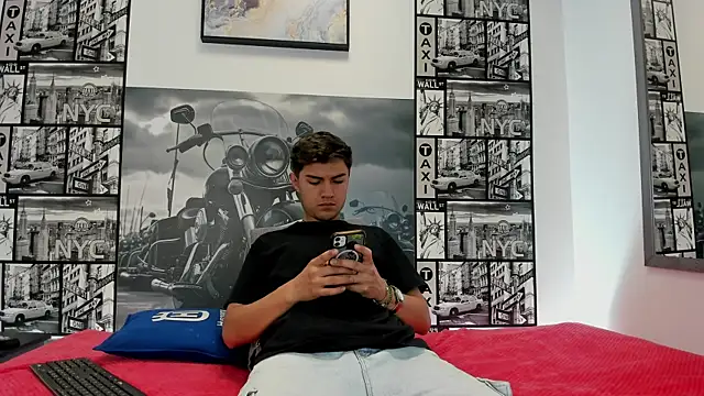 Light Haze online show from 10.23.25