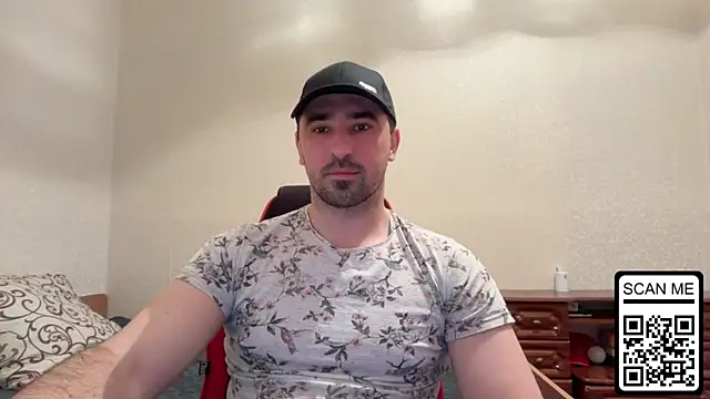 Snapshot of Hard_to_Obey chatting on 04.21.26 Hard to Obey online show from 04.21.26