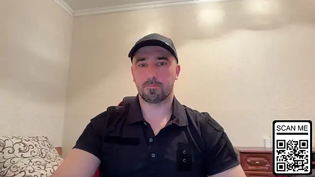 Snapshot of Hard_to_Obey chatting on 04.26.26 Hard to Obey online show from 04.26.26