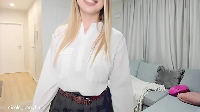 Snapshot of nicole_blueberry chatting on 09.29.25 nicole blueberry online show from 09.29.25