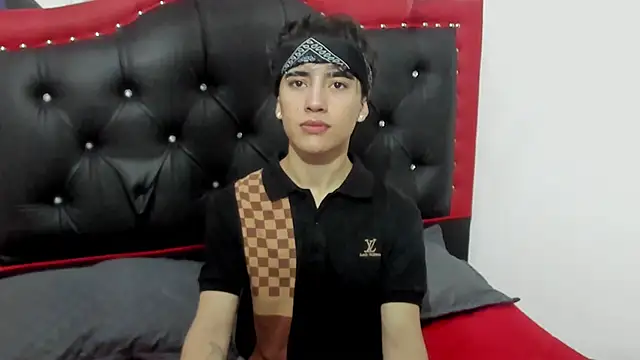 Thiago Divine  online show from 10.20.25