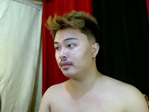 Snapshot of Lustfulljohnx chatting on 11.12.25 Lustfulljohnx online show from 11.12.25