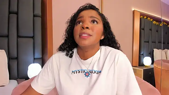 LisaMendez online show from 12.19.25