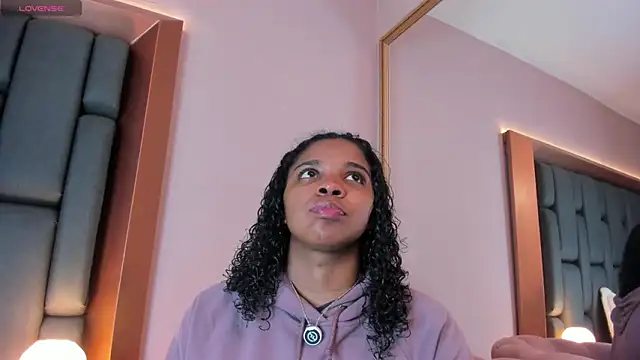 LisaMendez online show from 03.26.26