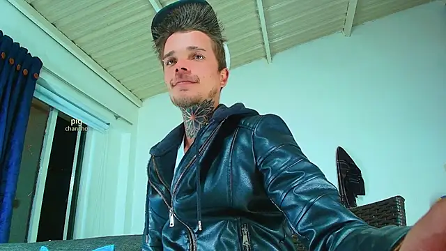 Snapshot of Gold_Loyal77 chatting on 09.14.25 Gold Loyal77 online show from 09.14.25