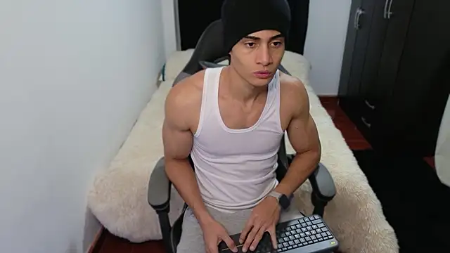 Snapshot of stylish_men chatting on 10.19.25 stylish men online show from 10.19.25