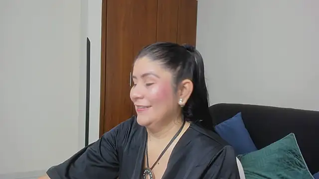 Snapshot of kiraGeiner chatting on 06.08.26 kiraGeiner online show from 06.08.26