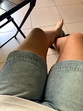 sharon-Hanna online show from 12.18.25