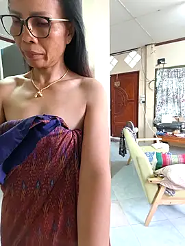 Mama Eva 1 online show from 10.24.25