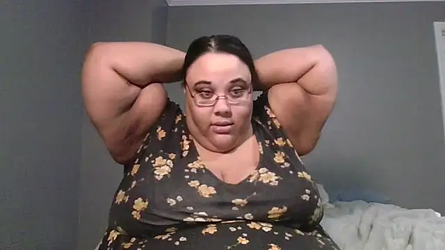 Snapshot of SexyBBW10790 chatting on 04.21.26 SexyBBW10790 online show from 04.21.26