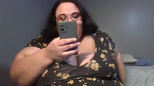 Snapshot of SexyBBW10790 chatting on 04.23.26 SexyBBW10790 online show from 04.23.26