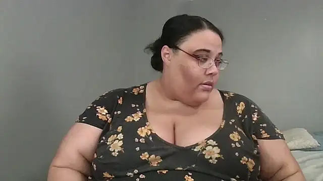 Snapshot of SexyBBW10790 chatting on 04.29.26 SexyBBW10790 online show from 04.29.26