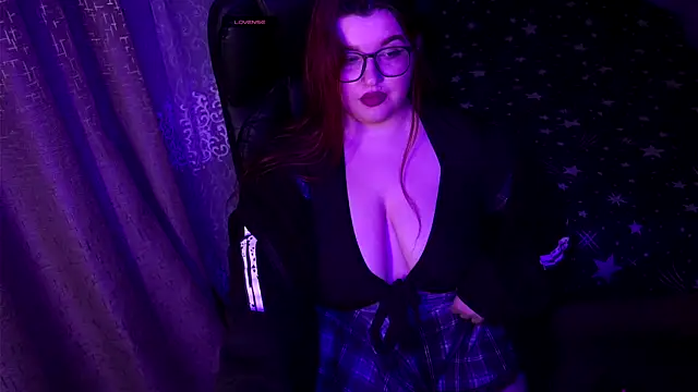 Snapshot of RelykaMeow chatting on 11.30.25 RelykaMeow online show from 11.30.25