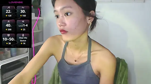 Snapshot of skinny_gracie chatting on 05.21.26 skinny gracie online show from 05.21.26