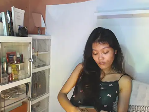 Snapshot of skinny_gracie chatting on 07.25.26 skinny gracie online show from 07.25.26