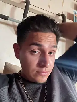 Snapshot of Shankortiz chatting on 11.27.25 Shankortiz online show from 11.27.25