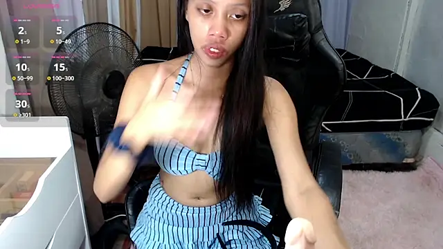 kourtneyluv  online show from 05.10.26
