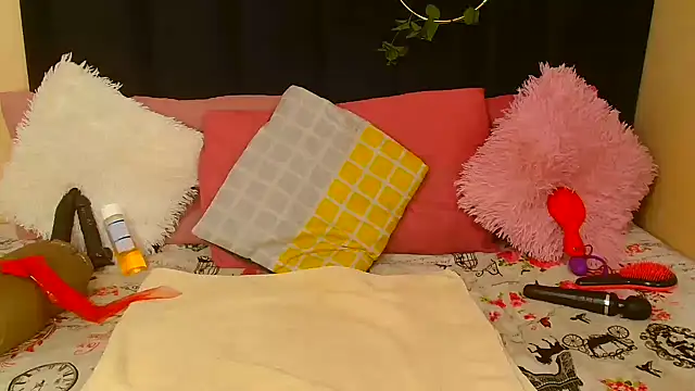 AmazingDarkDoll online show from 10.25.25