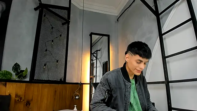 Dani mc1 online show from 09.27.25