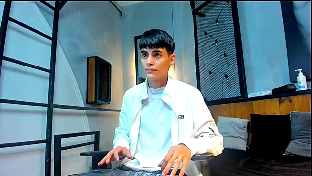 Dani mc1 online show from 11.20.25