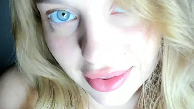 LilyFlamee online show from 11.14.25