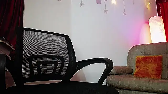 Snapshot of Noha_Lux chatting on 09.29.25 Noha Lux online show from 09.29.25