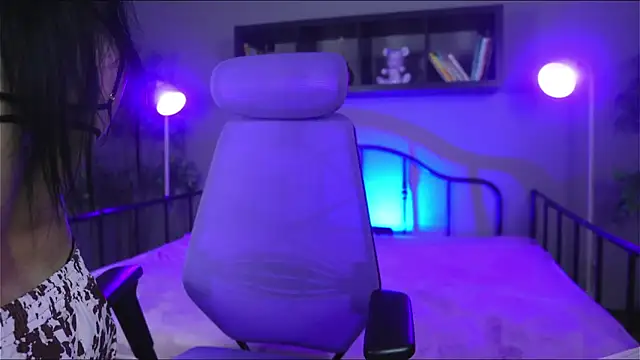 Emma and Issac online show from 09.24.25