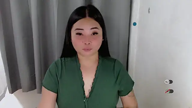 Snapshot of Yhana_Slut chatting on 09.14.25 Yhana Slut online show from 09.14.25