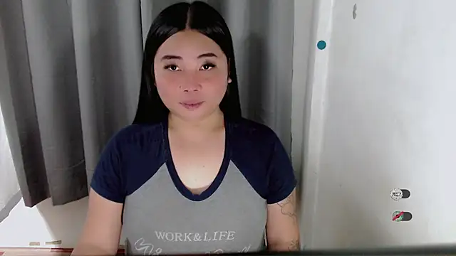 Snapshot of Yhana_Slut chatting on 09.23.25 Yhana Slut online show from 09.23.25