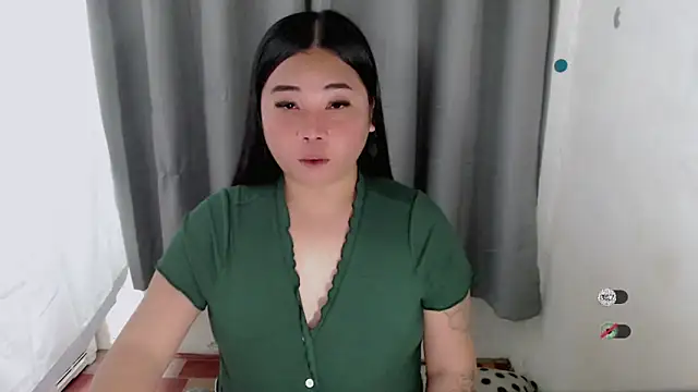 Snapshot of Yhana_Slut chatting on 10.02.25 Yhana Slut online show from 10.02.25